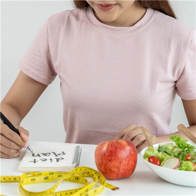 Novoročné predsavzatie? Schudnúť. A neskončiť v januári. Novoročné predsavzatie? Schudnúť. A neskončiť v januári.