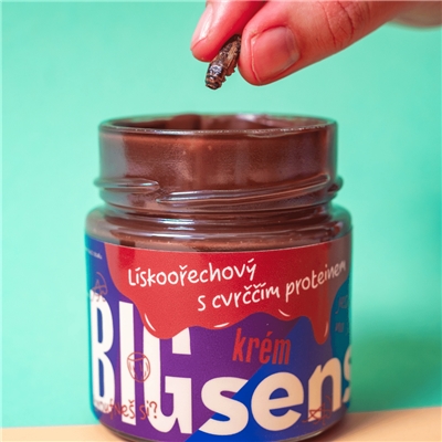 BIG BOY vyrába maslo z cvrčkov. Geniálny nápad alebo utópia?