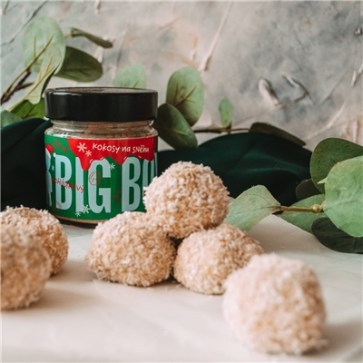 RECEPT: Nepečené kokosové guličky