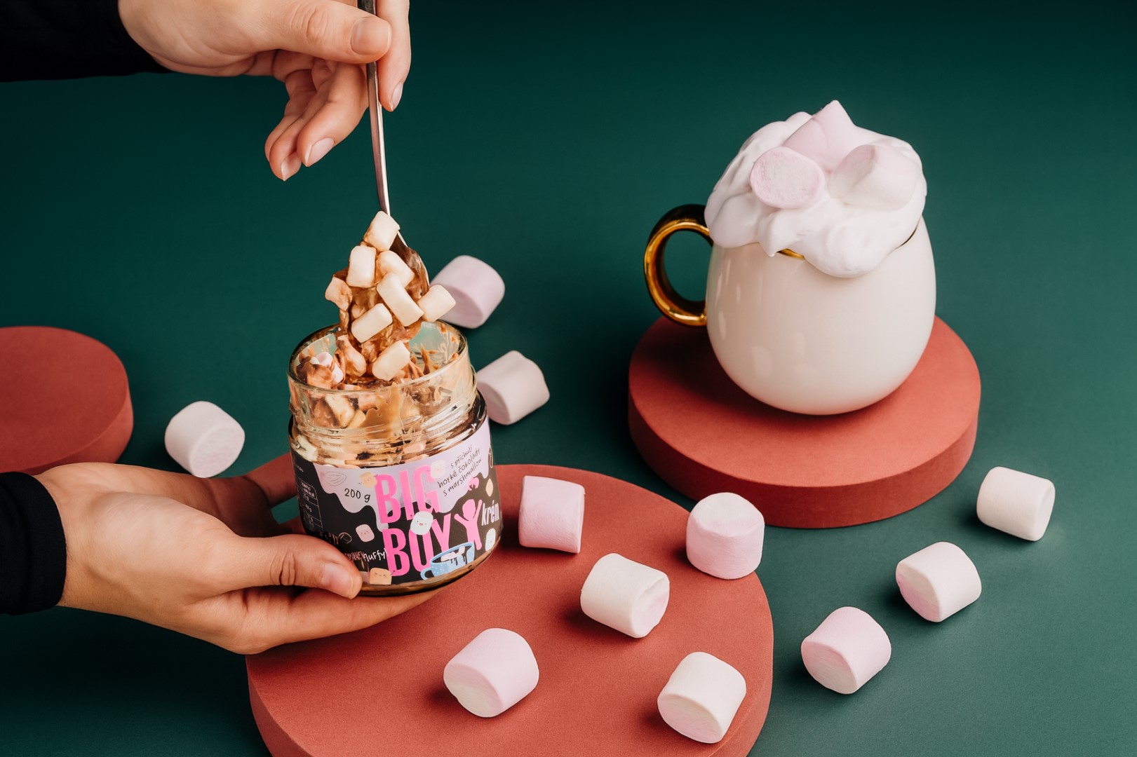 BIG BOY® Krém s príchuťou horúcej čokolády a marshmallow 200 g BIG BOY® Krém s príchuťou horúcej čokolády a marshmallow 200 g